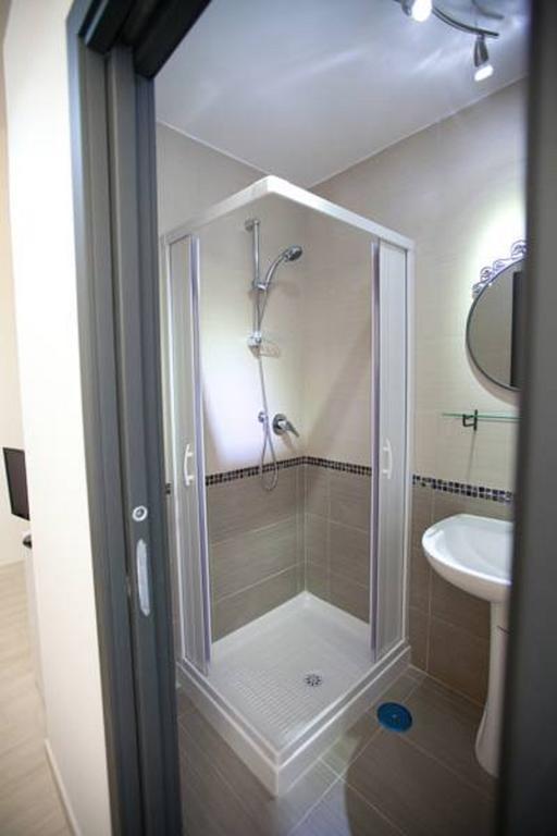 Domus Armenio Bed & Breakfast Наполи Екстериор снимка