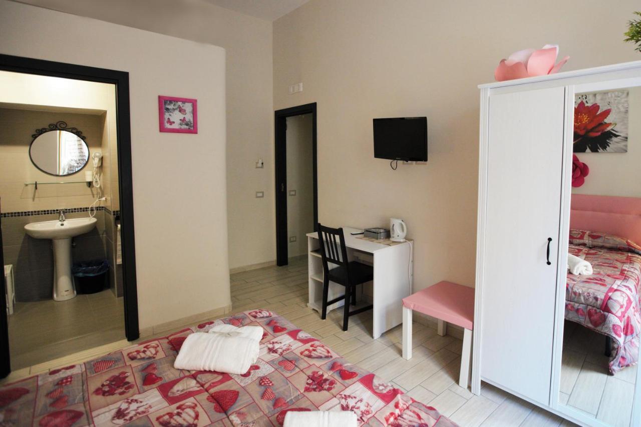 Domus Armenio Bed & Breakfast Наполи Екстериор снимка