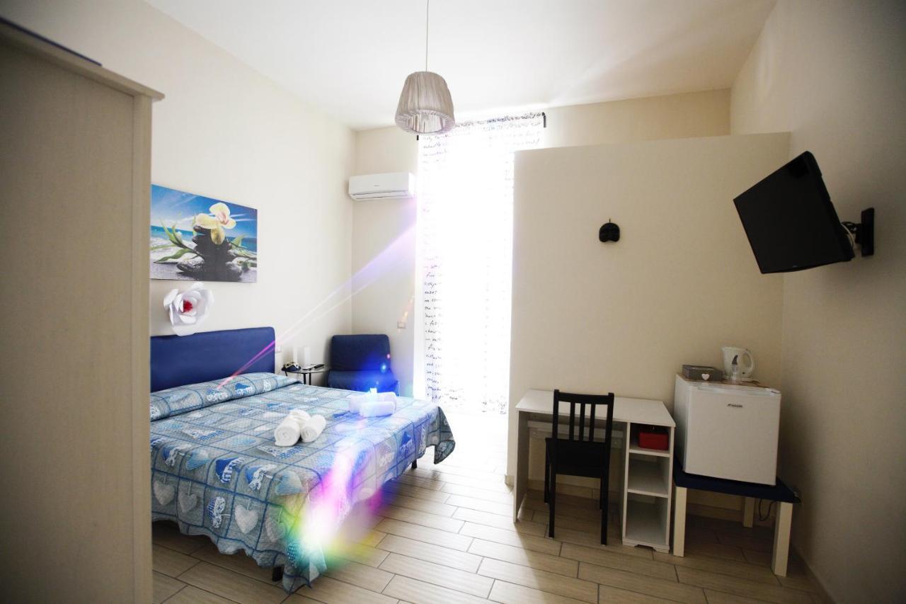 Domus Armenio Bed & Breakfast Наполи Екстериор снимка